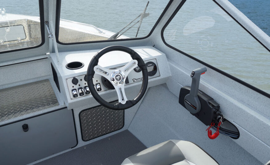 With its sport helm and wheel, diamond plate anti-scuff kick plates, locking welded glove box and under bow dry storage its intuitive, fun and will handle anything your crew demands