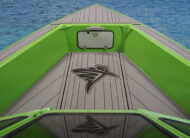 Open bow with Ultradeck comfort, under bow storage and a rope locker